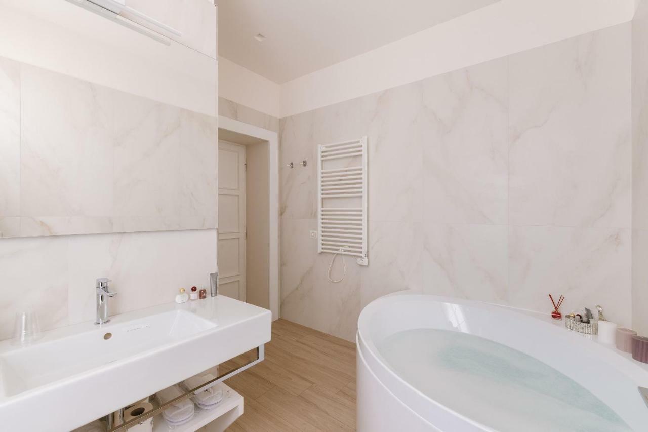 Rhea Silvia Luxury Navona Hotel Rome Exterior photo